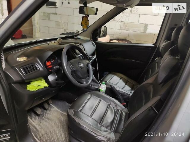 Сірий Опель Комбо вант.-пас., об'ємом двигуна 1.3 л та пробігом 245 тис. км за 8000 $, фото 7 на Automoto.ua