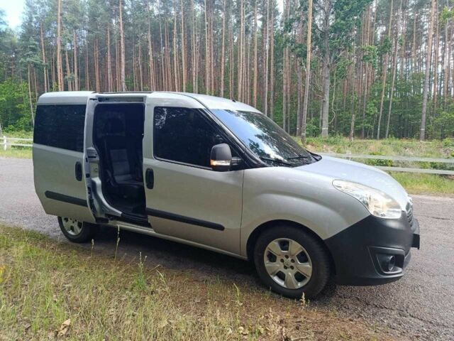 Серый Опель Комбо груз.-пасс., объемом двигателя 1.2 л и пробегом 227 тыс. км за 9500 $, фото 15 на Automoto.ua