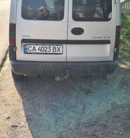 Сірий Опель Комбо вант.-пас., об'ємом двигуна 1.7 л та пробігом 300 тис. км за 3500 $, фото 3 на Automoto.ua