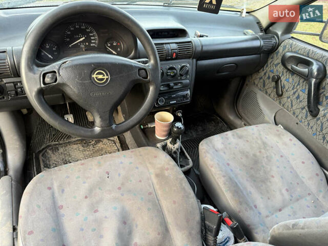 Синий Опель Комбо груз.-пасс., объемом двигателя 1.7 л и пробегом 385 тыс. км за 990 $, фото 8 на Automoto.ua