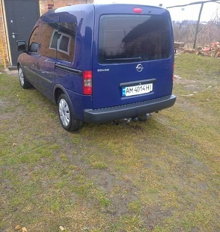 Синій Опель Комбо вант.-пас., об'ємом двигуна 1.4 л та пробігом 200 тис. км за 2500 $, фото 4 на Automoto.ua