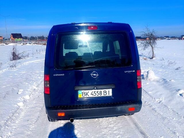 Синій Опель Комбо вант.-пас., об'ємом двигуна 1.7 л та пробігом 250 тис. км за 3200 $, фото 7 на Automoto.ua