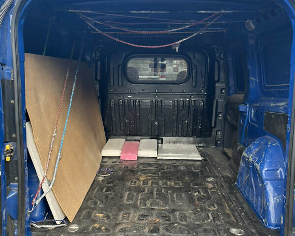 Синій Опель Комбо вант.-пас., об'ємом двигуна 1.6 л та пробігом 364 тис. км за 5500 $, фото 13 на Automoto.ua