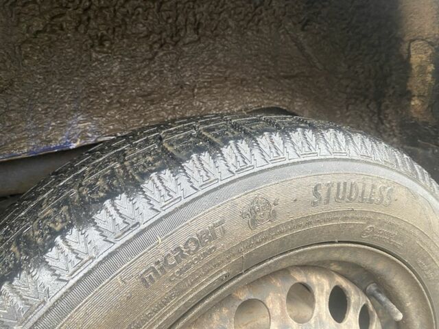 Синий Опель Комбо груз.-пасс., объемом двигателя 1.4 л и пробегом 200 тыс. км за 1400 $, фото 6 на Automoto.ua