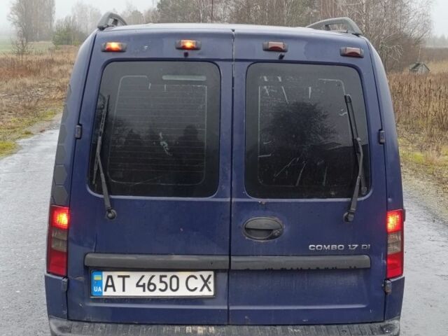 Синий Опель Комбо груз.-пасс., объемом двигателя 1.7 л и пробегом 335 тыс. км за 2200 $, фото 4 на Automoto.ua