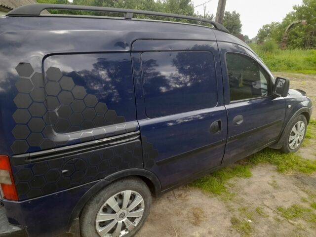 Синій Опель Комбо вант.-пас., об'ємом двигуна 1.7 л та пробігом 333 тис. км за 1800 $, фото 4 на Automoto.ua