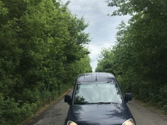 Синий Опель Комбо груз.-пасс., объемом двигателя 1.7 л и пробегом 275 тыс. км за 4000 $, фото 4 на Automoto.ua