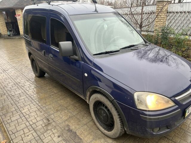 Синий Опель Комбо груз.-пасс., объемом двигателя 1.3 л и пробегом 300 тыс. км за 3750 $, фото 1 на Automoto.ua