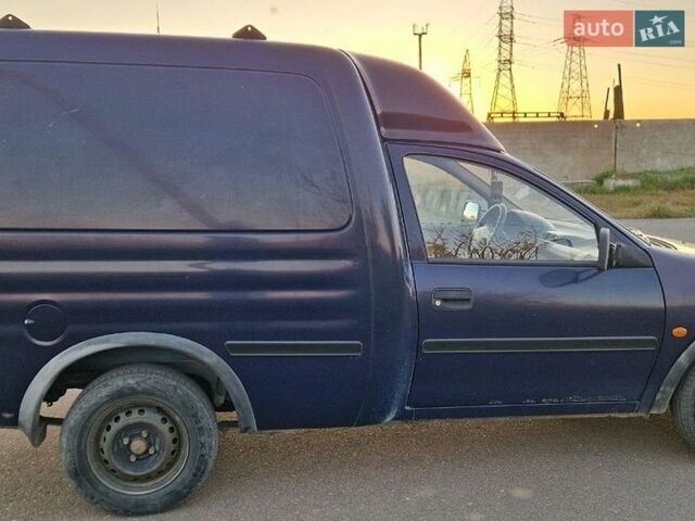 Синий Опель Комбо груз.-пасс., объемом двигателя 1.7 л и пробегом 385 тыс. км за 1700 $, фото 8 на Automoto.ua