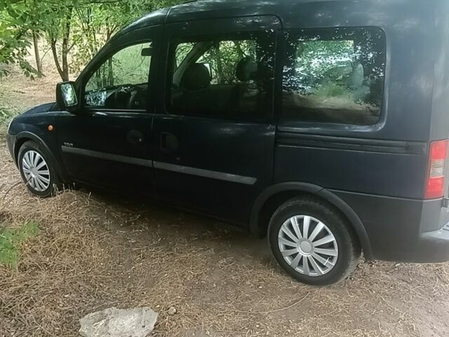 Синий Опель Комбо груз.-пасс., объемом двигателя 0 л и пробегом 300 тыс. км за 1600 $, фото 5 на Automoto.ua