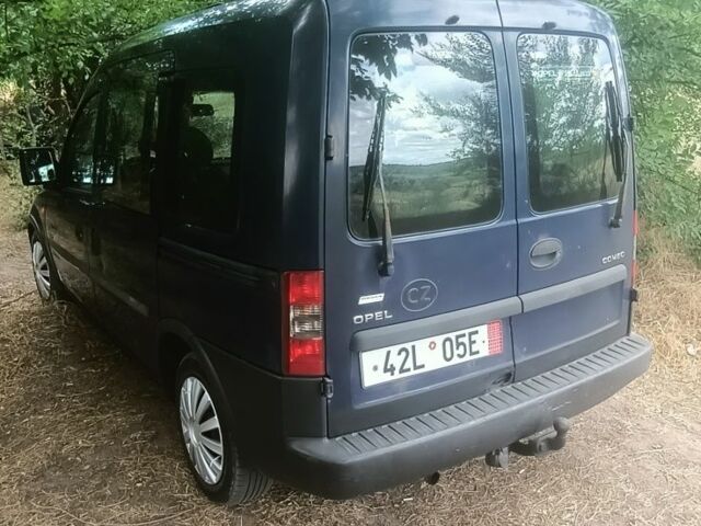 Синий Опель Комбо груз.-пасс., объемом двигателя 0 л и пробегом 300 тыс. км за 1600 $, фото 6 на Automoto.ua