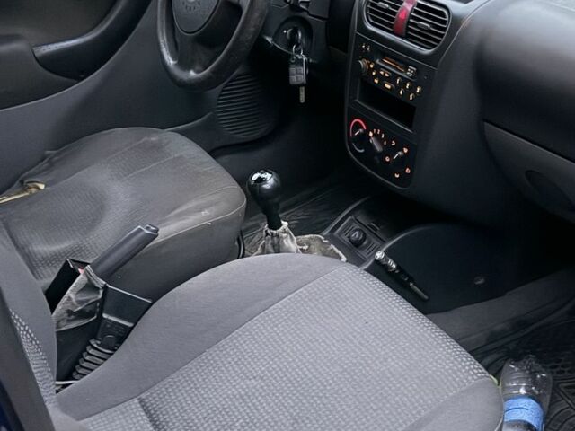 Синій Опель Комбо вант.-пас., об'ємом двигуна 1.6 л та пробігом 350 тис. км за 2800 $, фото 6 на Automoto.ua