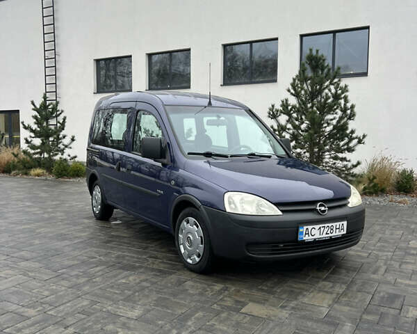Синий Опель Комбо груз.-пасс., объемом двигателя 1.6 л и пробегом 277 тыс. км за 2890 $, фото 2 на Automoto.ua
