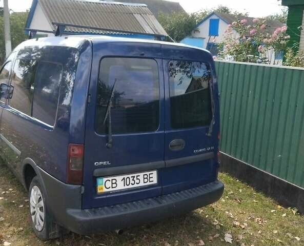 Синий Опель Комбо груз.-пасс., объемом двигателя 1.7 л и пробегом 327 тыс. км за 2800 $, фото 1 на Automoto.ua
