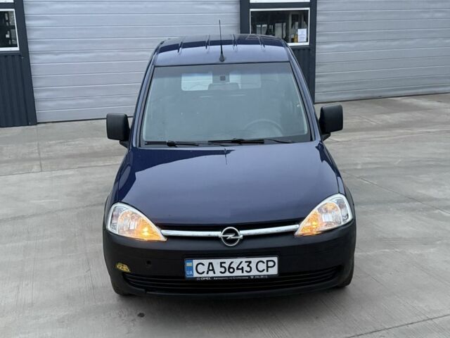 Синій Опель Комбо вант.-пас., об'ємом двигуна 1.6 л та пробігом 350 тис. км за 2800 $, фото 1 на Automoto.ua