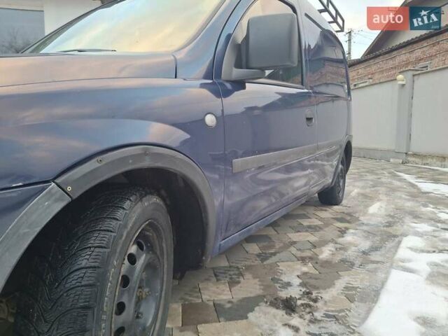 Синий Опель Комбо груз.-пасс., объемом двигателя 1.6 л и пробегом 272 тыс. км за 2200 $, фото 13 на Automoto.ua