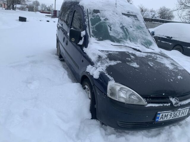 Синій Опель Комбо вант.-пас., об'ємом двигуна 1.7 л та пробігом 300 тис. км за 2500 $, фото 4 на Automoto.ua