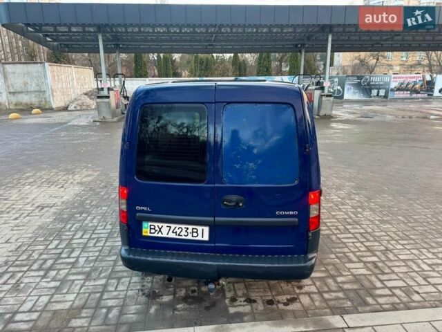 Синій Опель Комбо вант.-пас., об'ємом двигуна 1.4 л та пробігом 200 тис. км за 2299 $, фото 4 на Automoto.ua