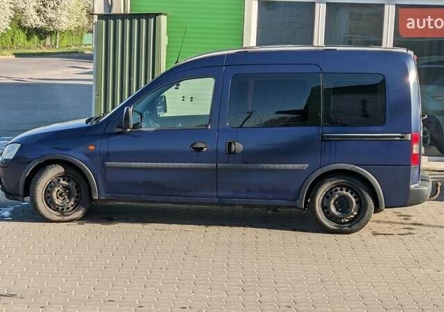 Синий Опель Комбо груз.-пасс., объемом двигателя 1.6 л и пробегом 283 тыс. км за 3650 $, фото 1 на Automoto.ua