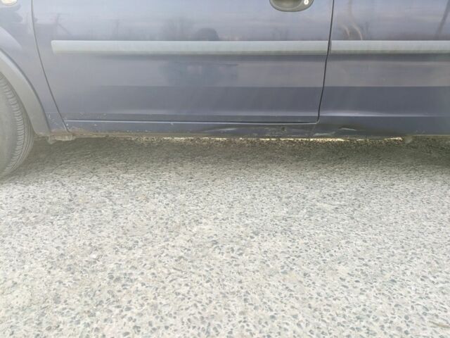 Синий Опель Комбо груз.-пасс., объемом двигателя 1.6 л и пробегом 390 тыс. км за 3200 $, фото 3 на Automoto.ua