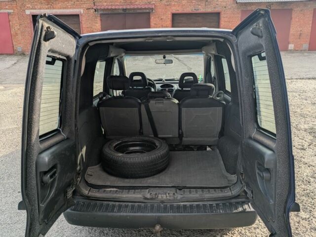 Синий Опель Комбо груз.-пасс., объемом двигателя 1.6 л и пробегом 390 тыс. км за 3200 $, фото 6 на Automoto.ua