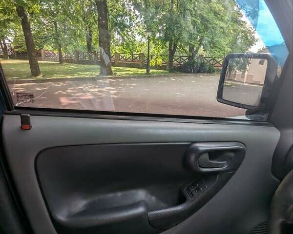 Опель Комбо груз.-пасс. 2006 в Калуше на Automoto.ua Синий Опель Комбо груз.-пасс., объемом двигателя 1.3 л и пробегом 358 тыс. км за 2899 $, фото 17 на Automoto.ua