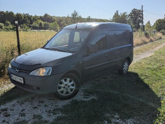 Синий Опель Комбо груз.-пасс., объемом двигателя 1.2 л и пробегом 259 тыс. км за 2899 $, фото 2 на Automoto.ua