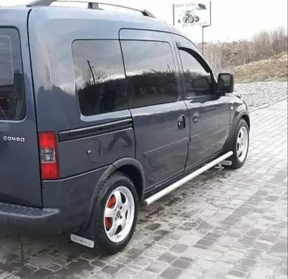 Синий Опель Комбо груз.-пасс., объемом двигателя 0 л и пробегом 233 тыс. км за 1862 $, фото 2 на Automoto.ua