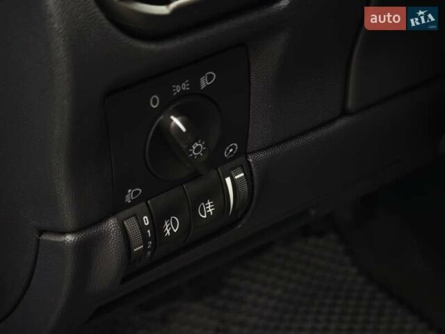 Синий Опель Комбо груз.-пасс., объемом двигателя 1.7 л и пробегом 353 тыс. км за 4690 $, фото 22 на Automoto.ua