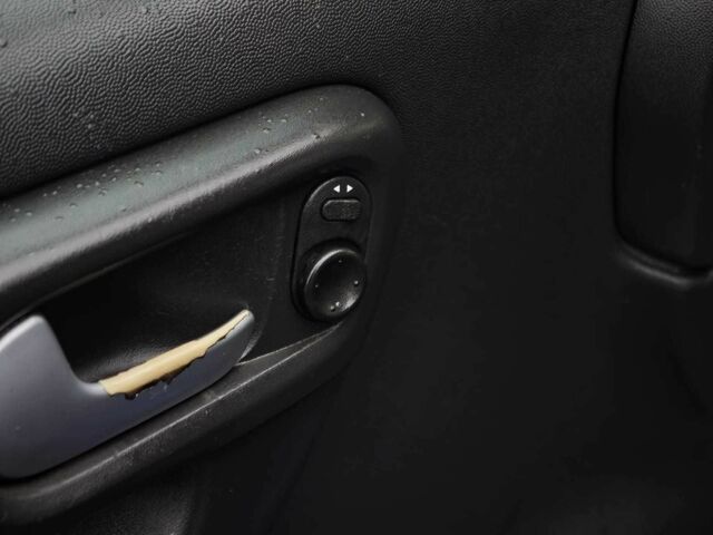 Синий Опель Комбо груз.-пасс., объемом двигателя 1.7 л и пробегом 353 тыс. км за 4690 $, фото 21 на Automoto.ua