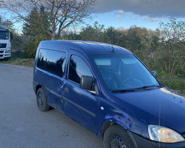 Синий Опель Комбо груз.-пасс., объемом двигателя 1.3 л и пробегом 390 тыс. км за 1900 $, фото 2 на Automoto.ua