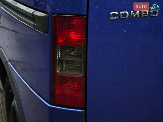Синий Опель Комбо груз.-пасс., объемом двигателя 1.7 л и пробегом 353 тыс. км за 4690 $, фото 9 на Automoto.ua