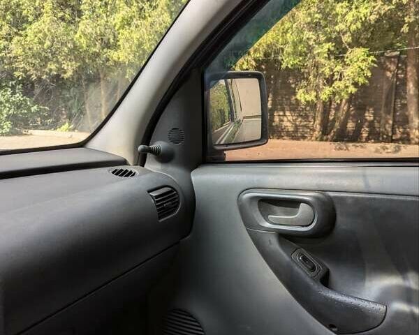 Опель Комбо груз.-пасс. 2006 в Калуше на Automoto.ua Синий Опель Комбо груз.-пасс., объемом двигателя 1.3 л и пробегом 358 тыс. км за 2899 $, фото 19 на Automoto.ua