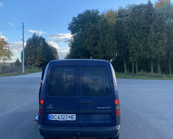 Синий Опель Комбо груз.-пасс., объемом двигателя 1.3 л и пробегом 390 тыс. км за 1900 $, фото 5 на Automoto.ua
