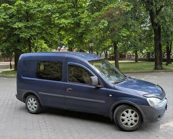 Опель Комбо груз.-пасс. 2006 в Калуше на Automoto.ua Синий Опель Комбо груз.-пасс., объемом двигателя 1.3 л и пробегом 358 тыс. км за 2899 $, фото 3 на Automoto.ua