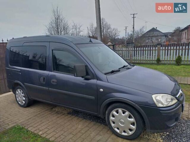 Синій Опель Комбо вант.-пас., об'ємом двигуна 1.3 л та пробігом 260 тис. км за 4400 $, фото 1 на Automoto.ua