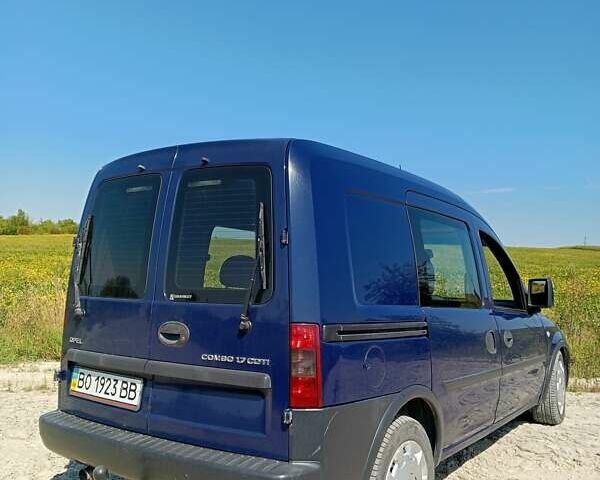 Синий Опель Комбо груз.-пасс., объемом двигателя 1.7 л и пробегом 221 тыс. км за 4500 $, фото 1 на Automoto.ua