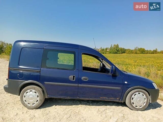 Синий Опель Комбо груз.-пасс., объемом двигателя 1.7 л и пробегом 221 тыс. км за 4500 $, фото 2 на Automoto.ua