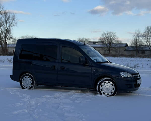Синий Опель Комбо груз.-пасс., объемом двигателя 1.25 л и пробегом 273 тыс. км за 5200 $, фото 6 на Automoto.ua