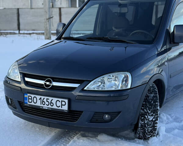 Синий Опель Комбо груз.-пасс., объемом двигателя 1.25 л и пробегом 273 тыс. км за 5200 $, фото 3 на Automoto.ua