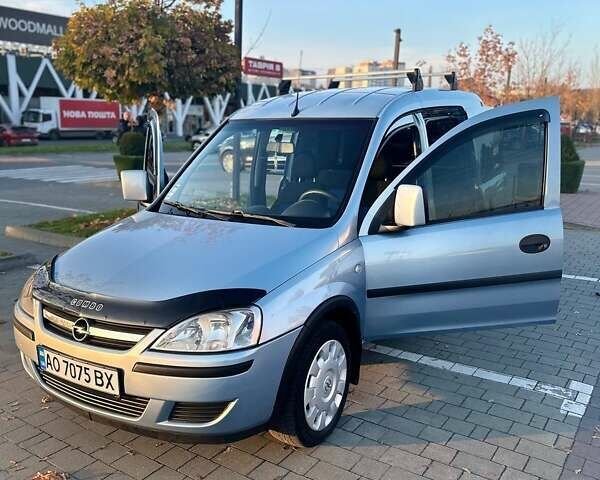 Синий Опель Комбо груз.-пасс., объемом двигателя 1.25 л и пробегом 245 тыс. км за 4450 $, фото 6 на Automoto.ua