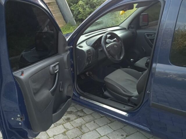 Синий Опель Комбо груз.-пасс., объемом двигателя 1.2 л и пробегом 260 тыс. км за 4600 $, фото 6 на Automoto.ua