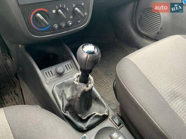 Синій Опель Комбо вант.-пас., об'ємом двигуна 1.25 л та пробігом 326 тис. км за 3390 $, фото 17 на Automoto.ua