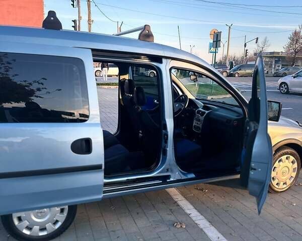 Синий Опель Комбо груз.-пасс., объемом двигателя 1.25 л и пробегом 245 тыс. км за 4450 $, фото 7 на Automoto.ua