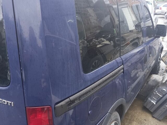 Синій Опель Комбо вант.-пас., об'ємом двигуна 1.3 л та пробігом 255 тис. км за 2500 $, фото 3 на Automoto.ua