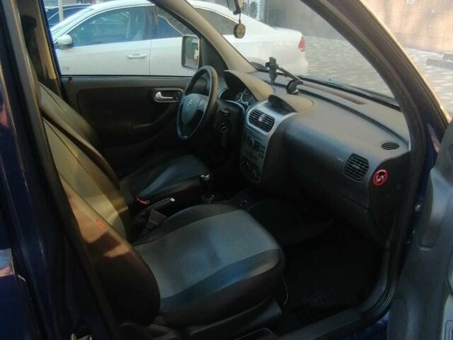 Синій Опель Комбо вант.-пас., об'ємом двигуна 1.7 л та пробігом 412 тис. км за 4200 $, фото 4 на Automoto.ua