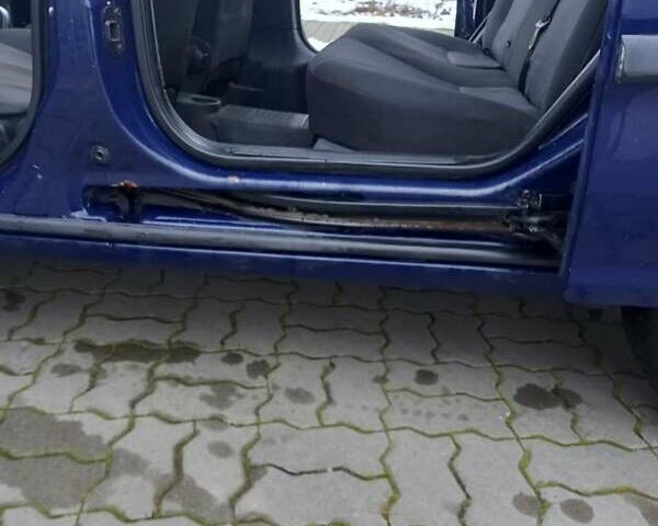 Синій Опель Комбо вант.-пас., об'ємом двигуна 1.25 л та пробігом 266 тис. км за 4750 $, фото 20 на Automoto.ua