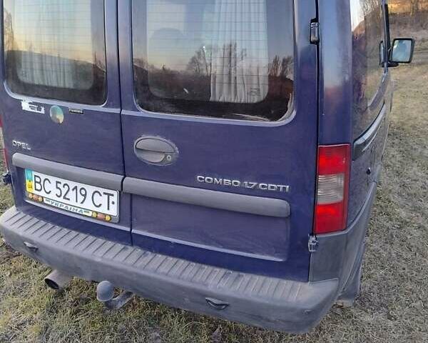 Синий Опель Комбо груз.-пасс., объемом двигателя 1.7 л и пробегом 280 тыс. км за 4750 $, фото 9 на Automoto.ua
