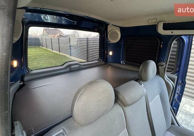 Синий Опель Комбо груз.-пасс., объемом двигателя 1.4 л и пробегом 357 тыс. км за 4200 $, фото 7 на Automoto.ua