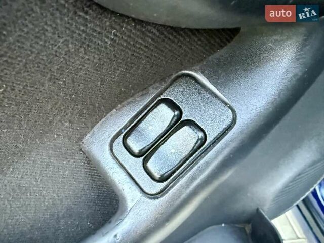 Синій Опель Комбо вант.-пас., об'ємом двигуна 1.7 л та пробігом 329 тис. км за 4999 $, фото 38 на Automoto.ua